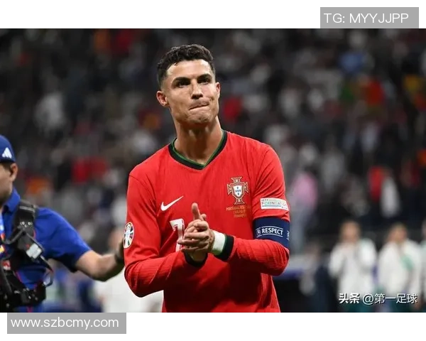 历届足球明星最强阵容盘点与分析揭示历史传奇球员的巅峰表现